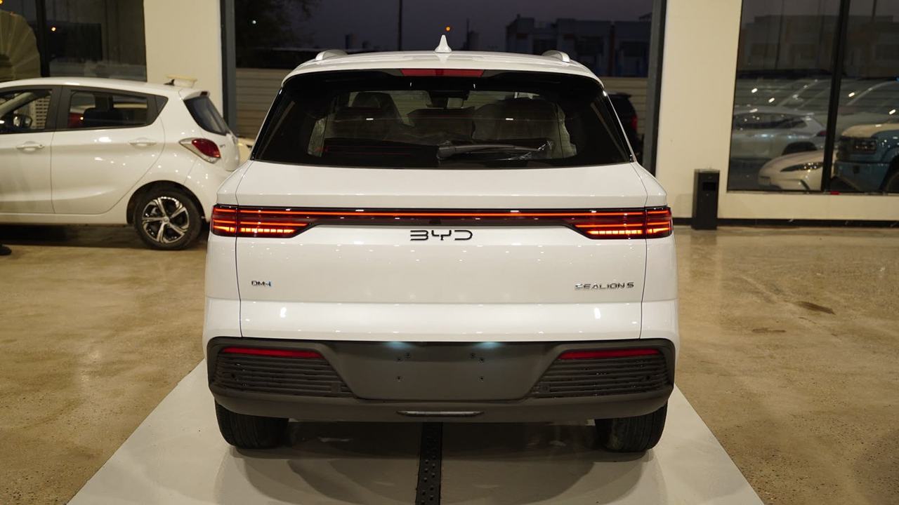 BYD Sealion 5