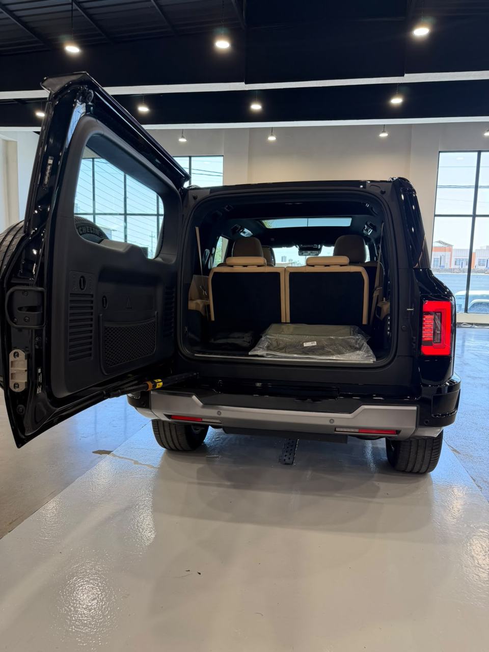 Denza B8 - Standard – bench seats